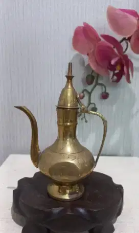 Teko antik brass solid bahan kuningan