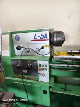 Mesin bubut L5-A