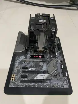 MSI MAG Z390 TOMAHAWK + Intel Core i7-9700KF (Overclock Unlocked)