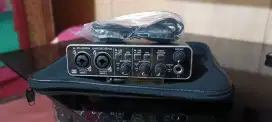 Dijual soundcard behringer umc 202 hd bekas rasa baru