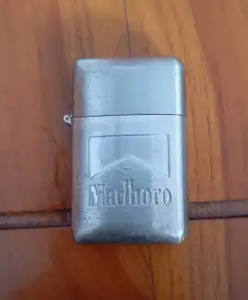 Marlboro Lighter Model Zippo
