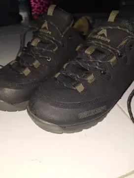 Sepatu Eiger Piranha Size 42 Ori
