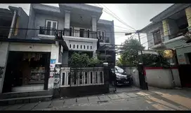 DIJUAL RUMAH MEWAH DI HALIM PERDANA KUSUMA JAKARTA TIMUR
