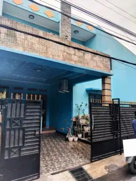 Dijual Rumah 2 lantai lokasi strategis