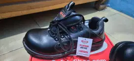 Jual cepat sepatu safety dr osha baru ukuran 43