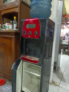 Dijual despenser sanken ada lacinya