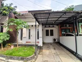 Disewakan rumah bringin townhouse di depok