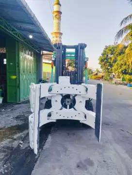 Rental Forklift Paper Roll Clamp