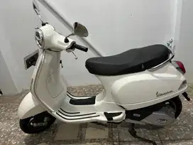 Jual Santai Piaggio Vespa LX125 Tahun 2024