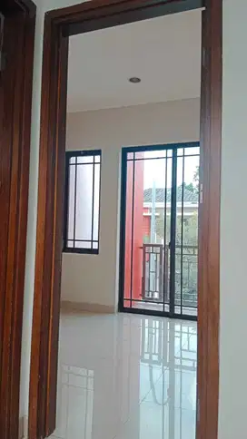 DISEWAKAN RUMAH ASIA GREENLAKE CITY
