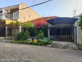 Di jual / Disewakan Rumah Di Klampis Indah