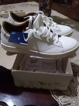 Sepatu footstep