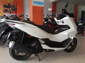 Honda PCX CBS 2025 km 600