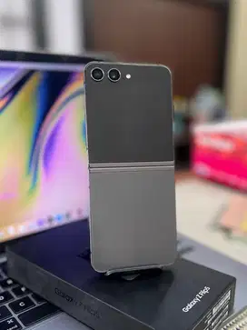 Samsung Zflip 5 12/512 sein