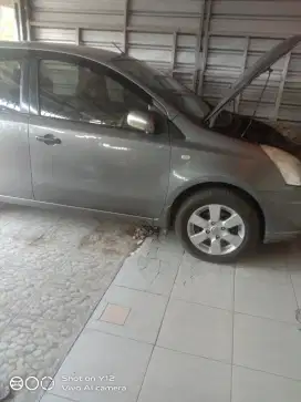 Dijual mobil Grandlivina 1,5 xv matic