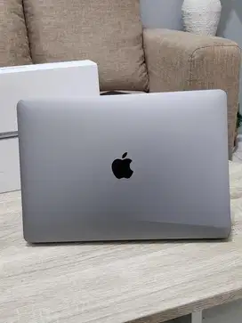 Macbook air M1 8/256 mulus like new