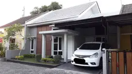 Di jual rumah dlm perum dekat kampus UMY