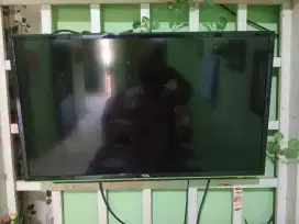 Tv lcd plat 32 in merek tcl