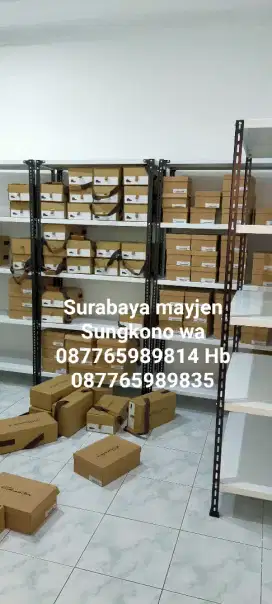 Rak besi siku lubang