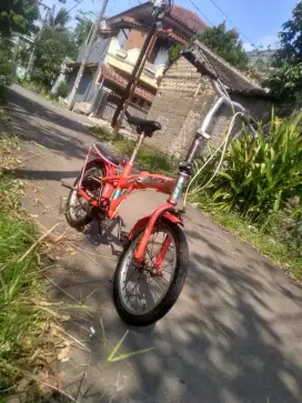 Sepeda lipat ukuran 16'