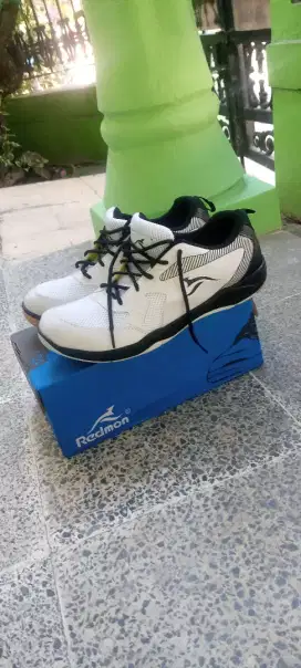 sepatu lokal keren, murah ukuran 44