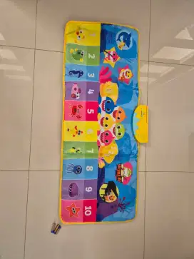 Baby shark pinkfong dance and sing mat