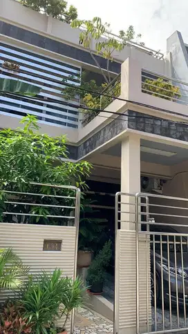 Dijual murah rumah 2 lantai di bcs kelapa gading jakarta utara