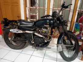 Triumph klasik hitam