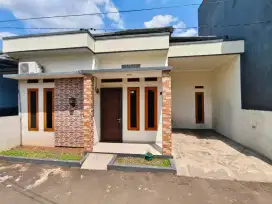 Dijual Cepat Rumah dalam Cluster Bebas Banjir Dekat Pintu Tol (SHM)