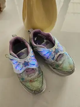 Sepatu anak masih bagus