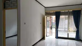 Disewakan Rumah Siap Huni di Taman Kopo Indah 1