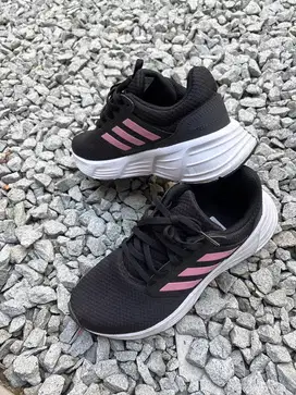 Preloved Adidas Galaxy 6W