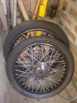 Sepasang Roda ring 17 Copotan C70
