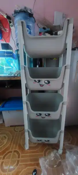 saya sedang butuh/mencari pekerjaan