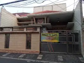 DIJUAL RUMAH SIAP HUNI DI KEBON BARU TEBET