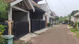Dijual Rumah Dalam Komplek Villa Dago Pamulang