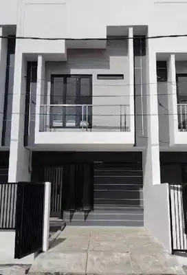 Rumah 2 Lantai Daerah Wonorejo Rungkut Surabaya