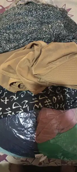 Di berikan gratis jilbab layak pakai