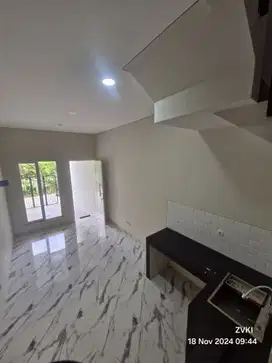Dijual Rumah 3,5 Lantai Siap Huni di Taman Ratu, Jakarta Barat