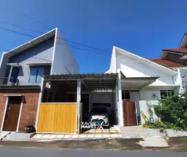 V1 Dijual Cepat Rumah 3 Kavling di Green Park Pandanwangi Malang