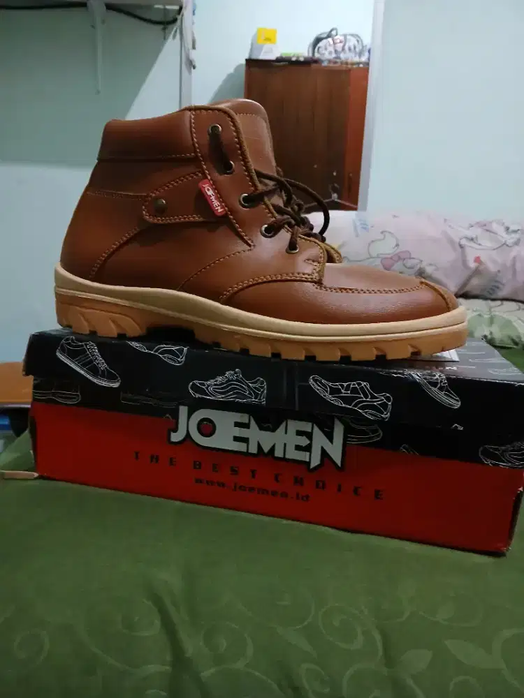Jual sepatu ukuran 43