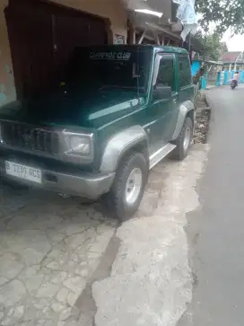 Juwal mobil nongkrong ni