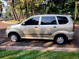 Daihatsu Xenia 2004 Bensin