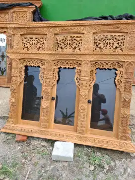 jendela triple kaca