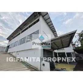 Dijual gedung showroom di Sunter,JakUt LT1657m2 LB1884m2,tingkat 3lt,U