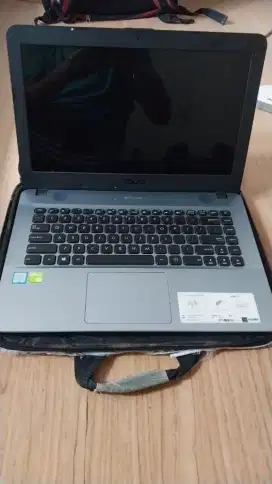 Laptop Asus sudah Core i3