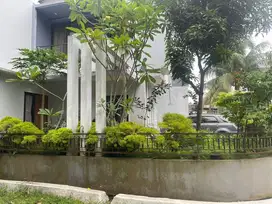 Rumah Cantik Asri Cocok Untuk Pasangan Muda Di Bintaro