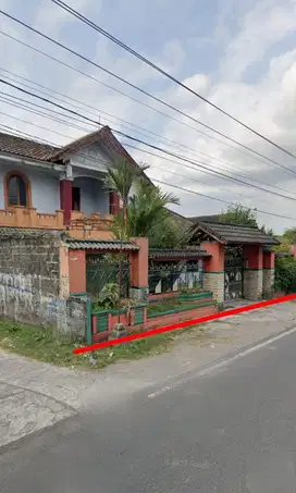 Dijual Rumah Kokoh 2 lantai di jl Raya Bibis Gamping Sleman