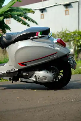 vespa sprint 2020 ( nego ajaa )