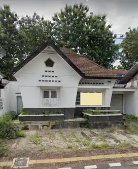 Rumah Tinggal Cocok Untuk Homestay atau Cafe Lokasi di Jalan Pahlawan